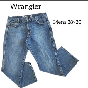 WRANGLER MENS JEANS RETRO.            SIZE 38X30  RELAXED BOOT